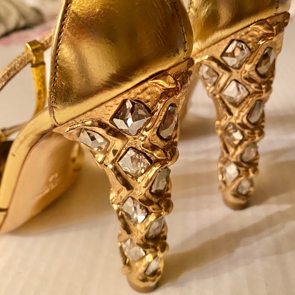 ❌sold❌Miu Miu embellished gold heels - Picture 5 of 7